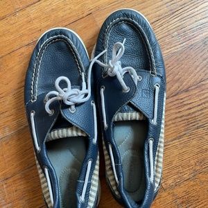 Pre-loved sperry boat shoes